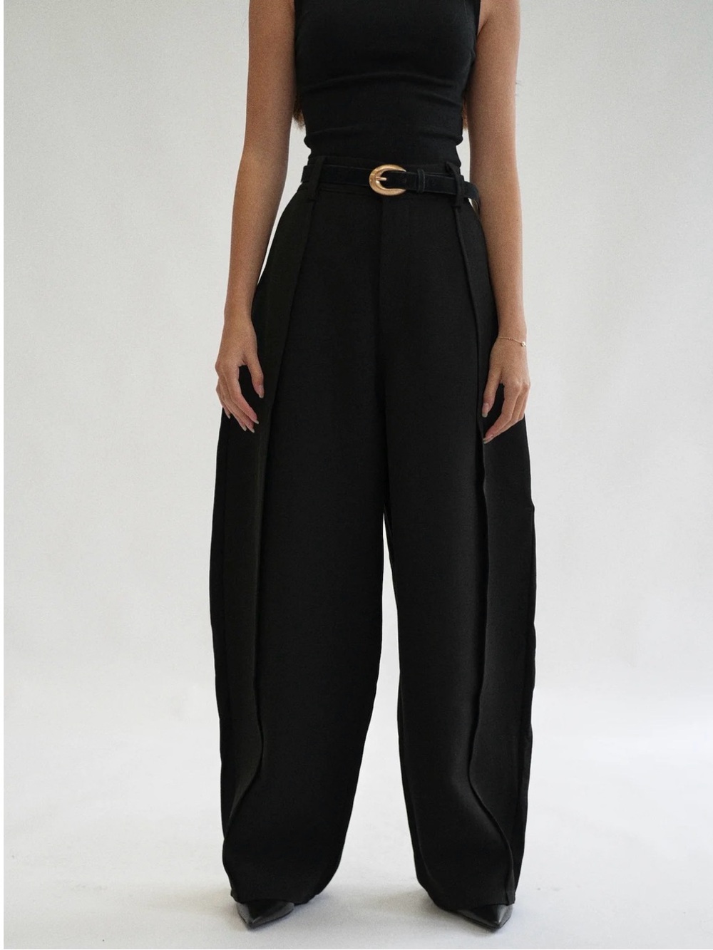 Wide-Leg Black Balloon Trouser